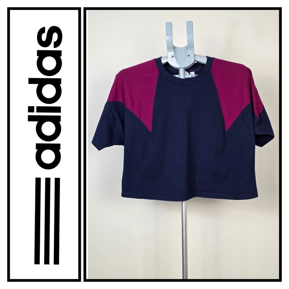 Adidas Originals – Navy & Magenta Colorblock Cropped Tee (Size M)